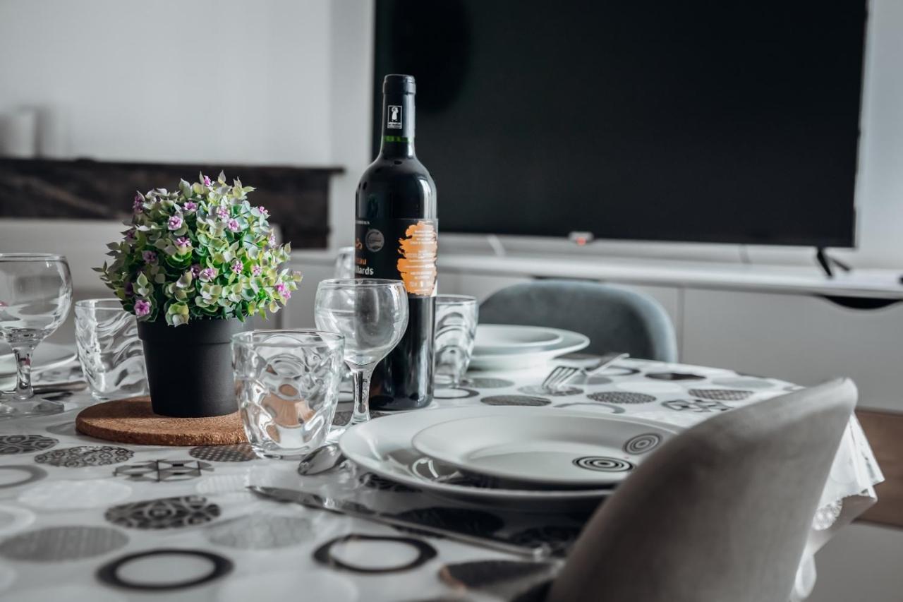 Appartement Neuf, Moderne Et Confortable! Ernée Eksteriør billede