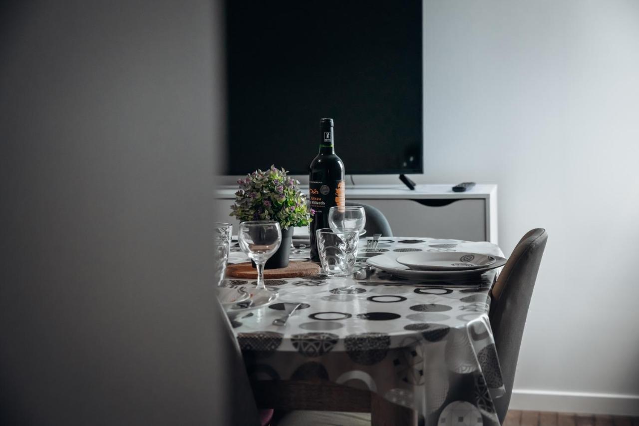 Appartement Neuf, Moderne Et Confortable! Ernée Eksteriør billede